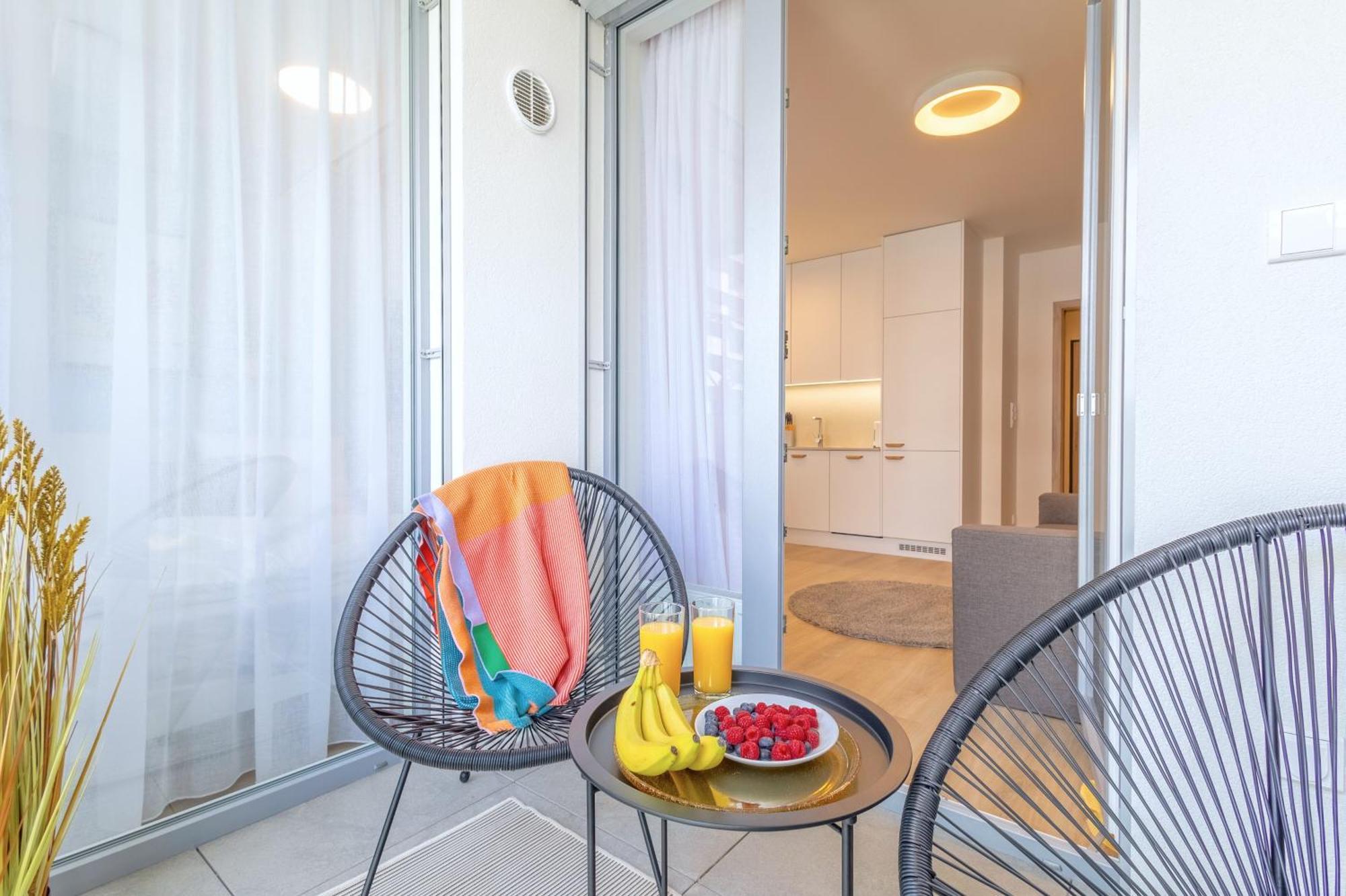 Yellow Apartment - Balcony, Free Parking, By Gravity ปราก ภายนอก รูปภาพ
